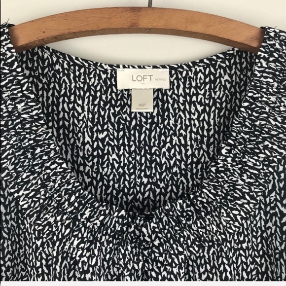 LOFT | Ruffle Neck Shell Tank - Picture 2 of 3